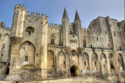 Avignon top things to do - Pope Palace - Copyright  Decar66