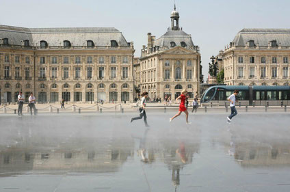 Bordeaux top things to do - Water Mirror - Copyright  Bordeaux Tourism